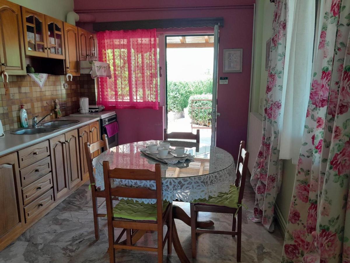 Georgia'S Village House Kondostavlos Ngoại thất bức ảnh